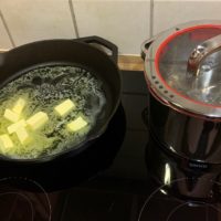 Eine (große) Pfanne und ein Topf – mehr braucht es nicht